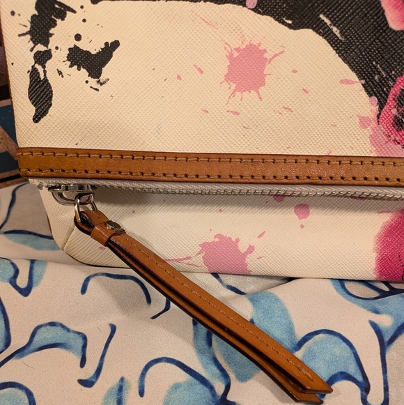 L.A.M.B. Floral Folding Clutch - Picture 10 of 15